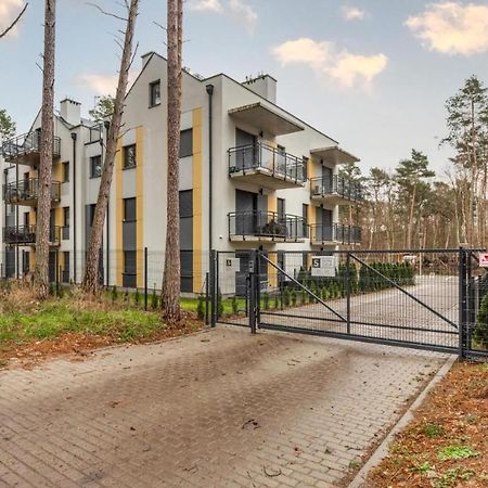 Apartament By Karol Międzywodzie Buitenkant foto