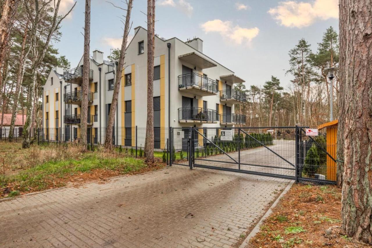 Apartament By Karol Międzywodzie Buitenkant foto