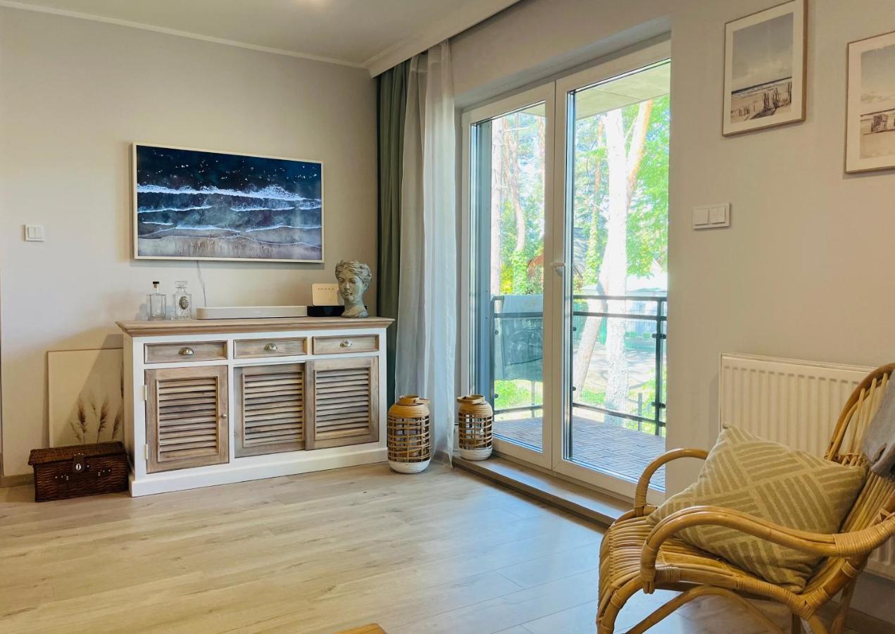 Apartament By Karol Międzywodzie Buitenkant foto